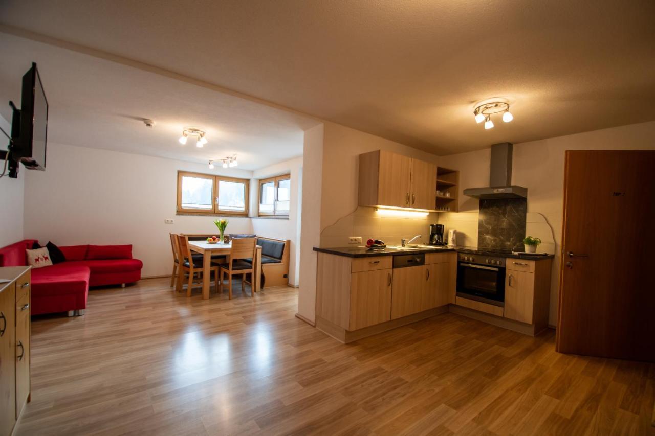 Haus Raggl Apartment ลันเด็ค ภายนอก รูปภาพ